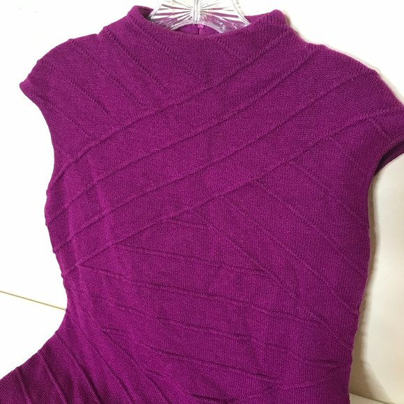 St. John Collection Criss Cross Bandage Pattern Santana Knit Sheath Dress Size 8 - Picture 7 of 15